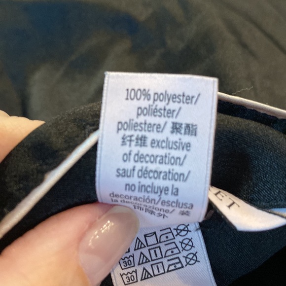 Victoria’s Secret Black Silky PJ Set XS - Picture 7 of 7